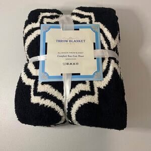 Black & White Soft Throw Blanket